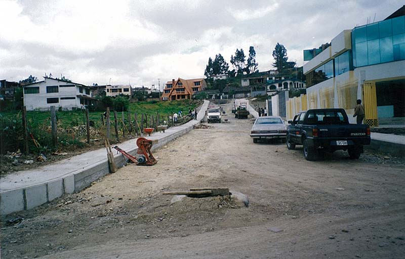 Road and Sewage Reconstruction in Loja， Ecuador